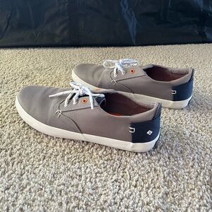 SPERRY boat shoes - big boys 7